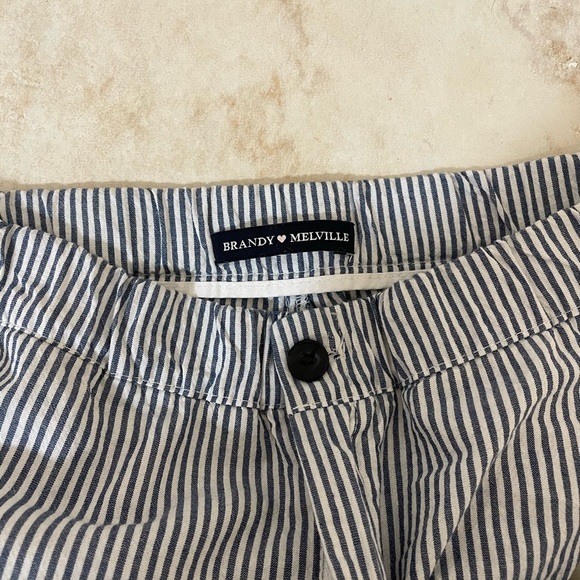 Matching striped Brandy Melville top & bottom set🤍🦋 - Picture 4 of 5